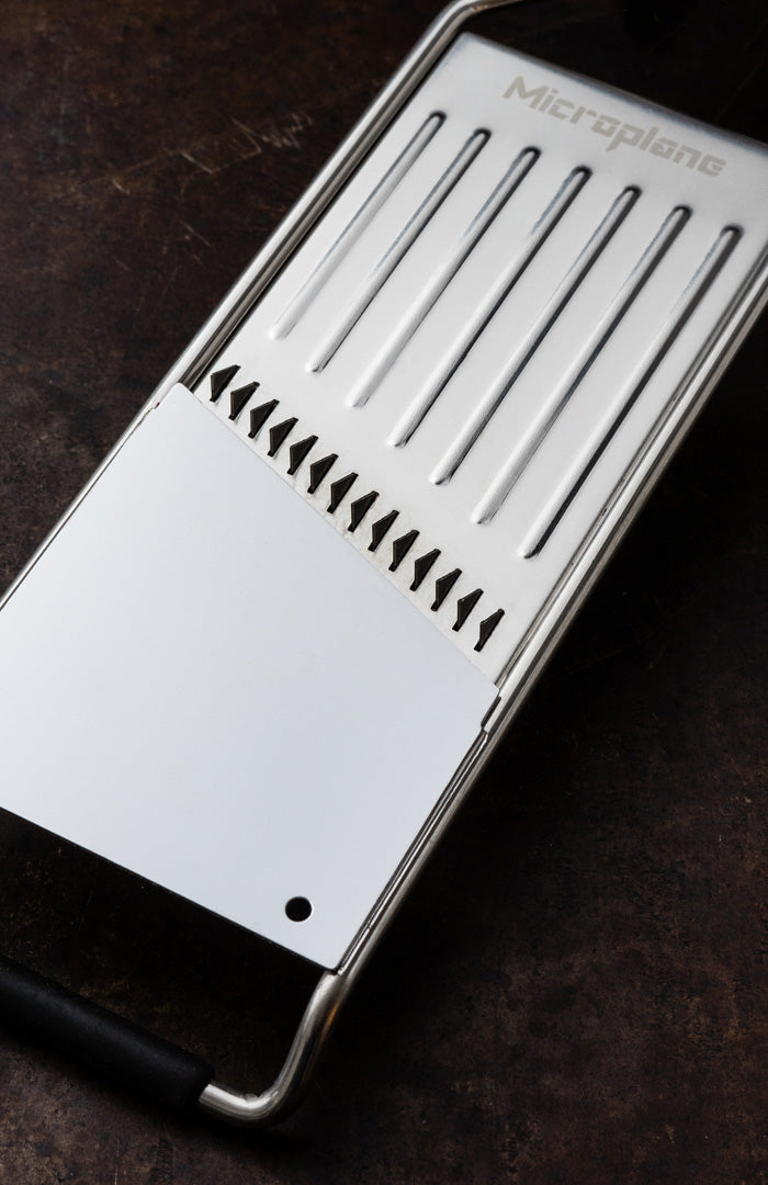 Microplane Gourmet Julienne Slicer manico ergonomico soft-touch e coperchio protettivo - Tuttocasa Domodossola