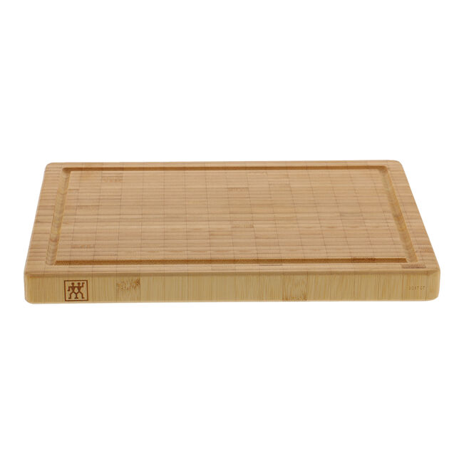 Zwilling tagliere bambù reversibile in uso su piano cucina | Tuttocasa Domodossola