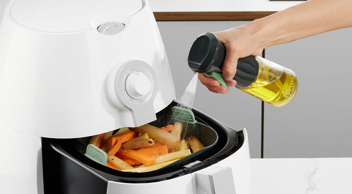 Lekuè Spruzzatore Olio utilizzato su verdure nella friggitrice ad aria — Tuttocasa Domodossola
