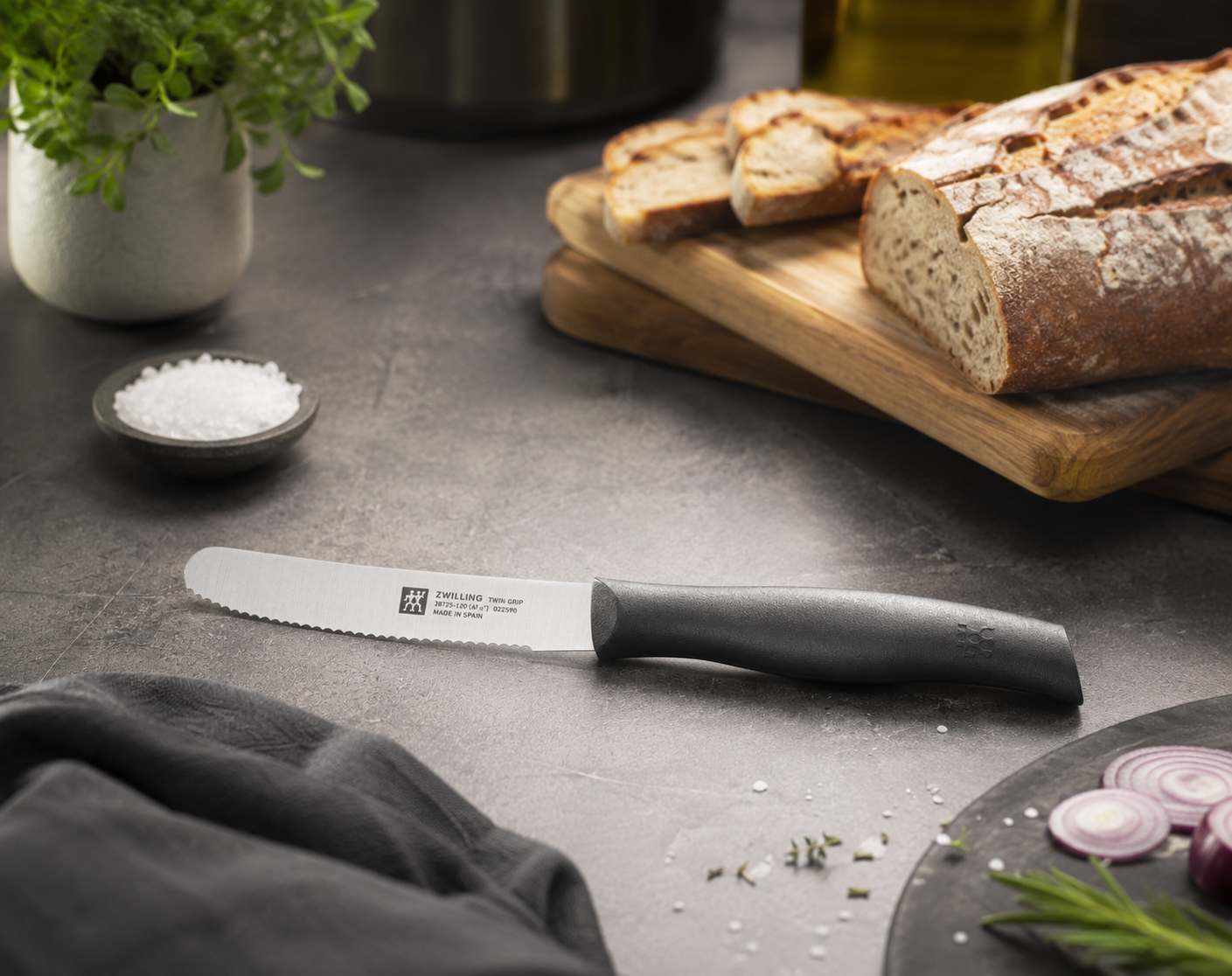 Zwilling Twin Grip Coltello Universale dettaglio lama Tuttocasa Domodossola