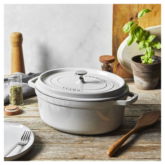 Staub Cocotte Ovale 31 cm Tartufo Bianco dettaglio coperchio ghisa smaltata - Tuttocasa Domodossola