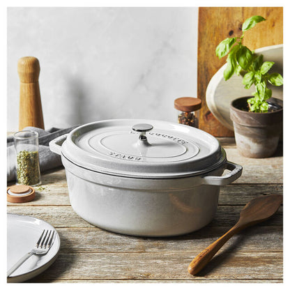 Staub Cocotte Ovale 31 cm Tartufo Bianco dettaglio coperchio ghisa smaltata - Tuttocasa Domodossola