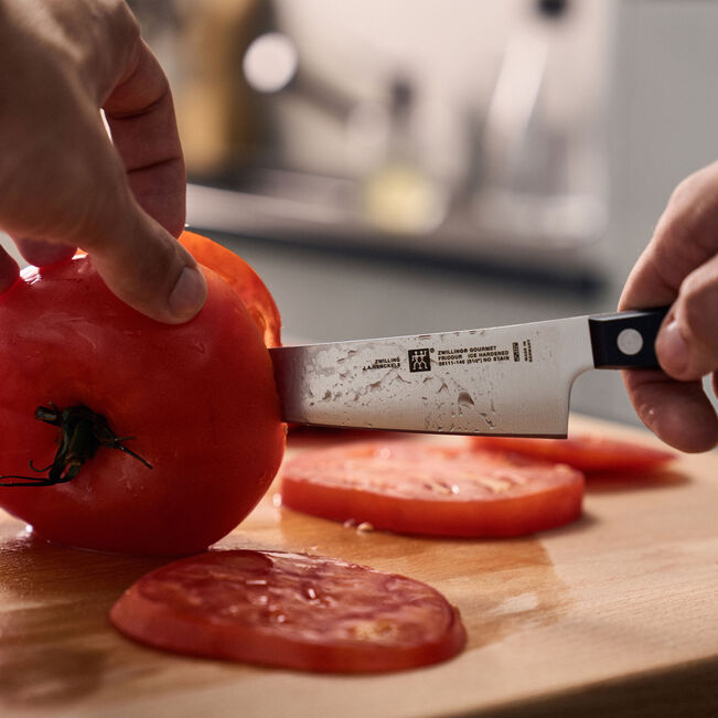 Zwilling Gourmet Chef Compact 14 cm in uso per tagliare pomodoro – Tuttocasa Domodossola