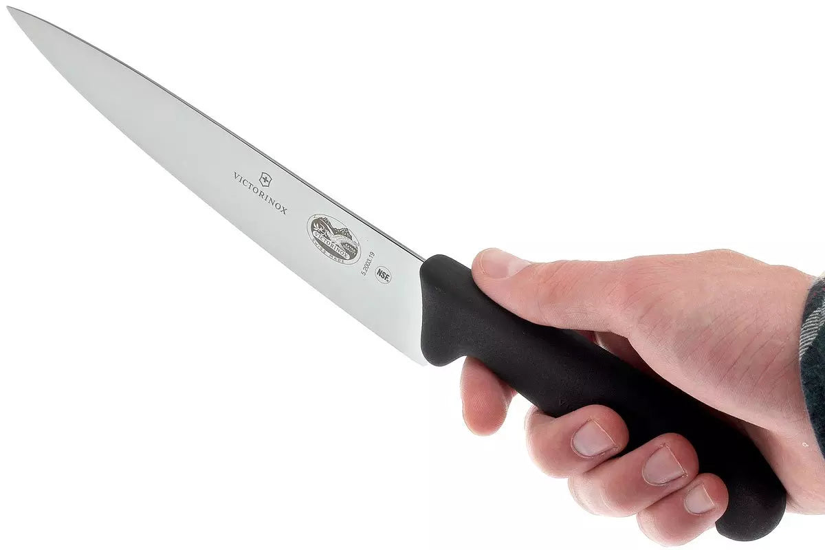 Victorinox Fibrox coltello trinciante 19 cm in uso impugnatura ergonomica – Tuttocasa Domodossola