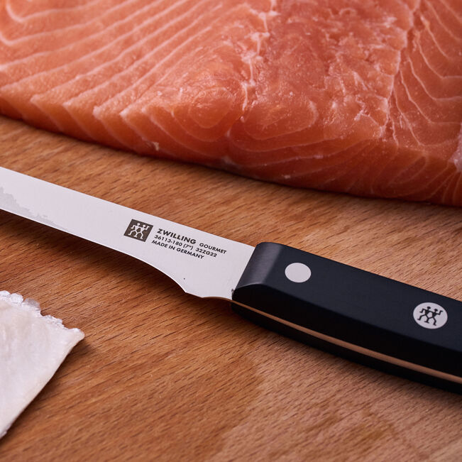 Zwilling Gourmet Coltello da Filettare dettaglio lama FRIODUR con salmone – Tuttocasa Domodossola