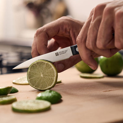 Zwilling Gourmet Spelucchino 10 cm in uso per tagliare lime – Tuttocasa Domodossola