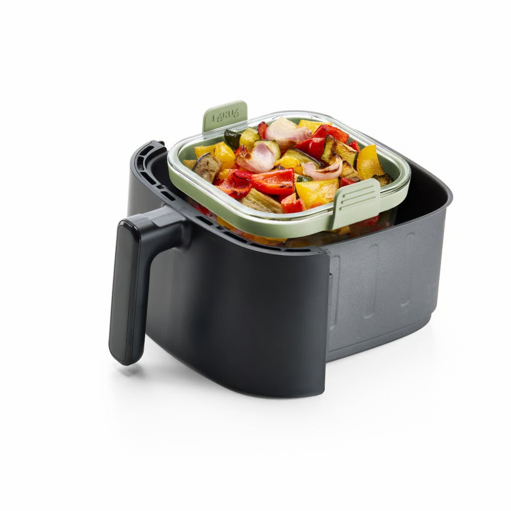 Lekuè Teglia Vetro Borosilicato con verdure miste nel cestello friggitrice ad aria — Tuttocasa Domodossola