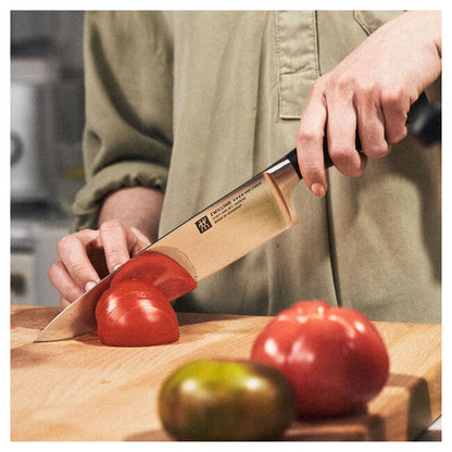 Zwilling Vier Sterne Coltello da Cuoco 20 cm in uso per tagliare pomodoro – Tuttocasa Domodossola